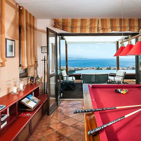 Captivating In San Saba Italy With Private Pool 빌라